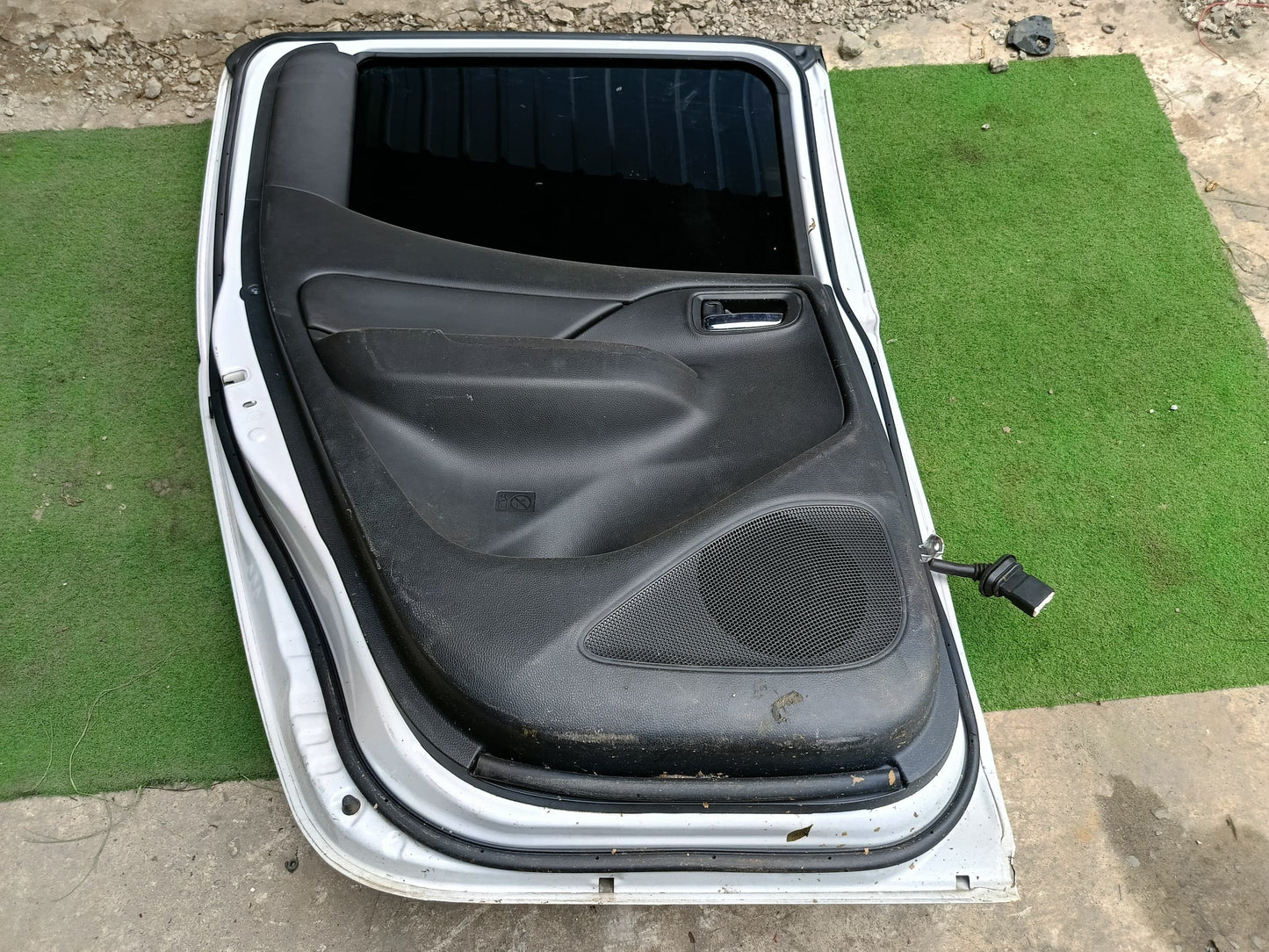 MITSUBISHI TRITON DOOR PANEL RLH COMPLETE SILVER (DP00245)