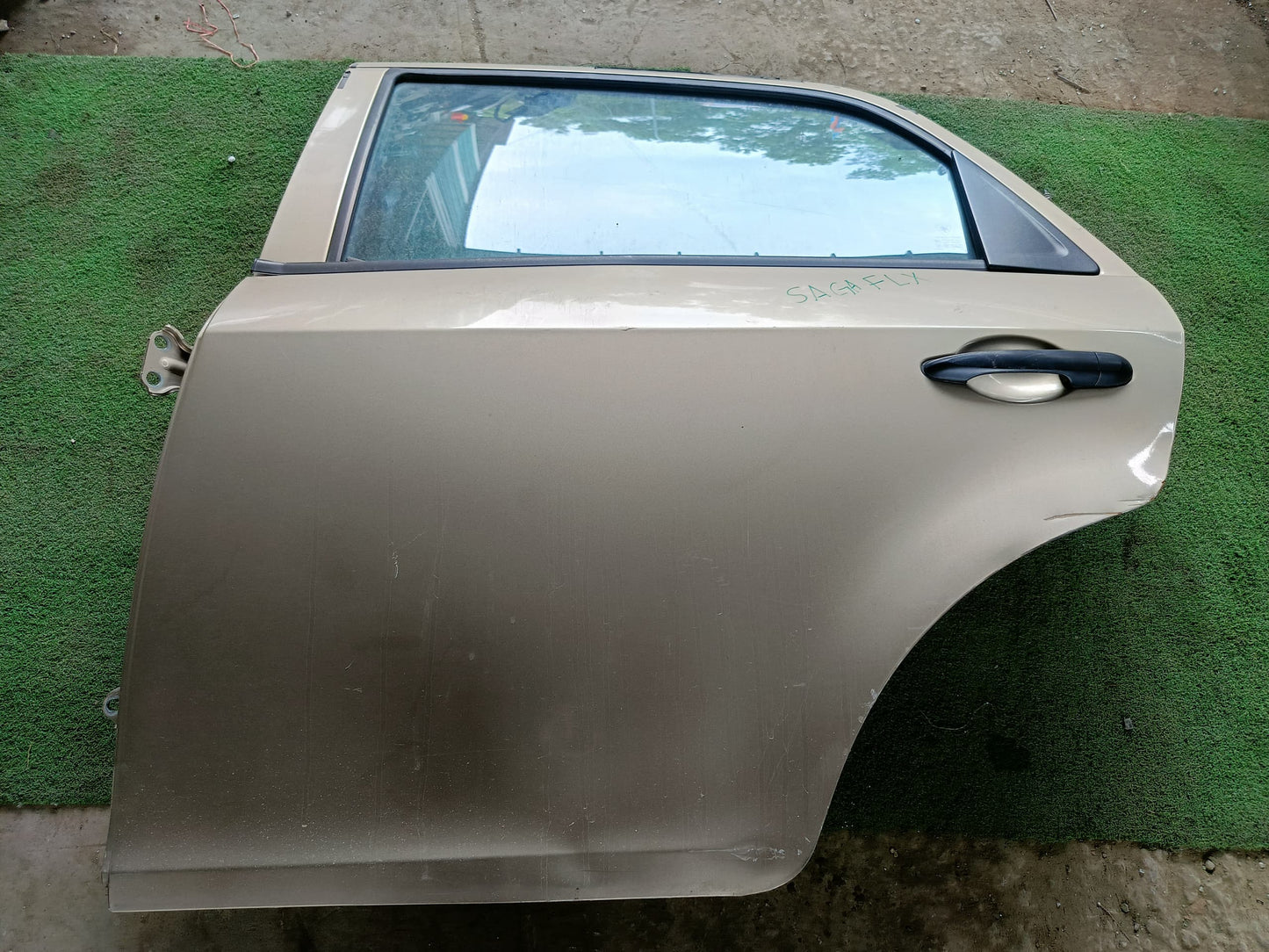 PROTON SAGA FLX DOOR PANEL RLH COMPLETE GOLD (DP00250)