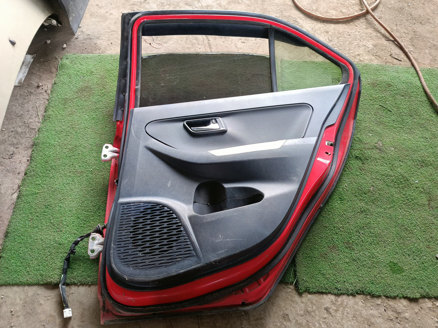 PERODUA BEZZA DOOR PANEL RRH COMPLETE RED (DP00251)