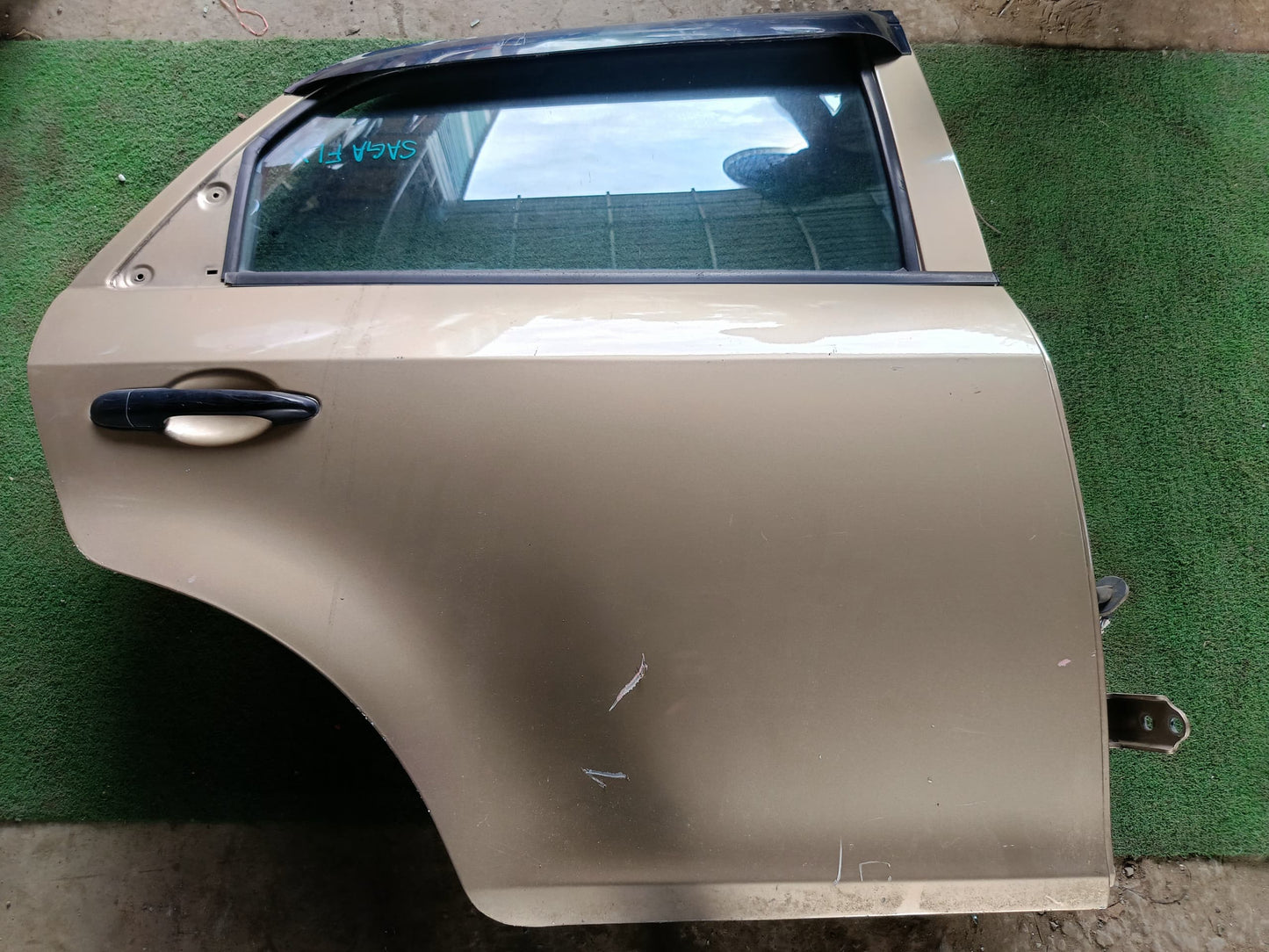 PROTON SAGA FLX DOOR PANEL RRH COMPLETE GOLD (DP00255)