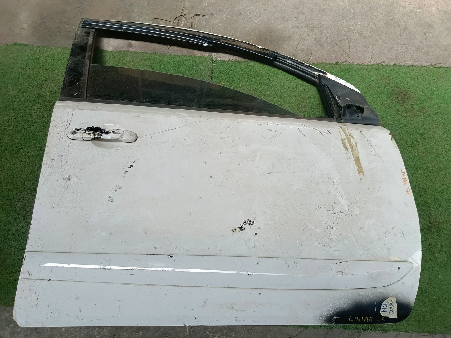 NISSAN LIVINA DOOR PANEL FRH COMPLETE WHITE (DP00261)