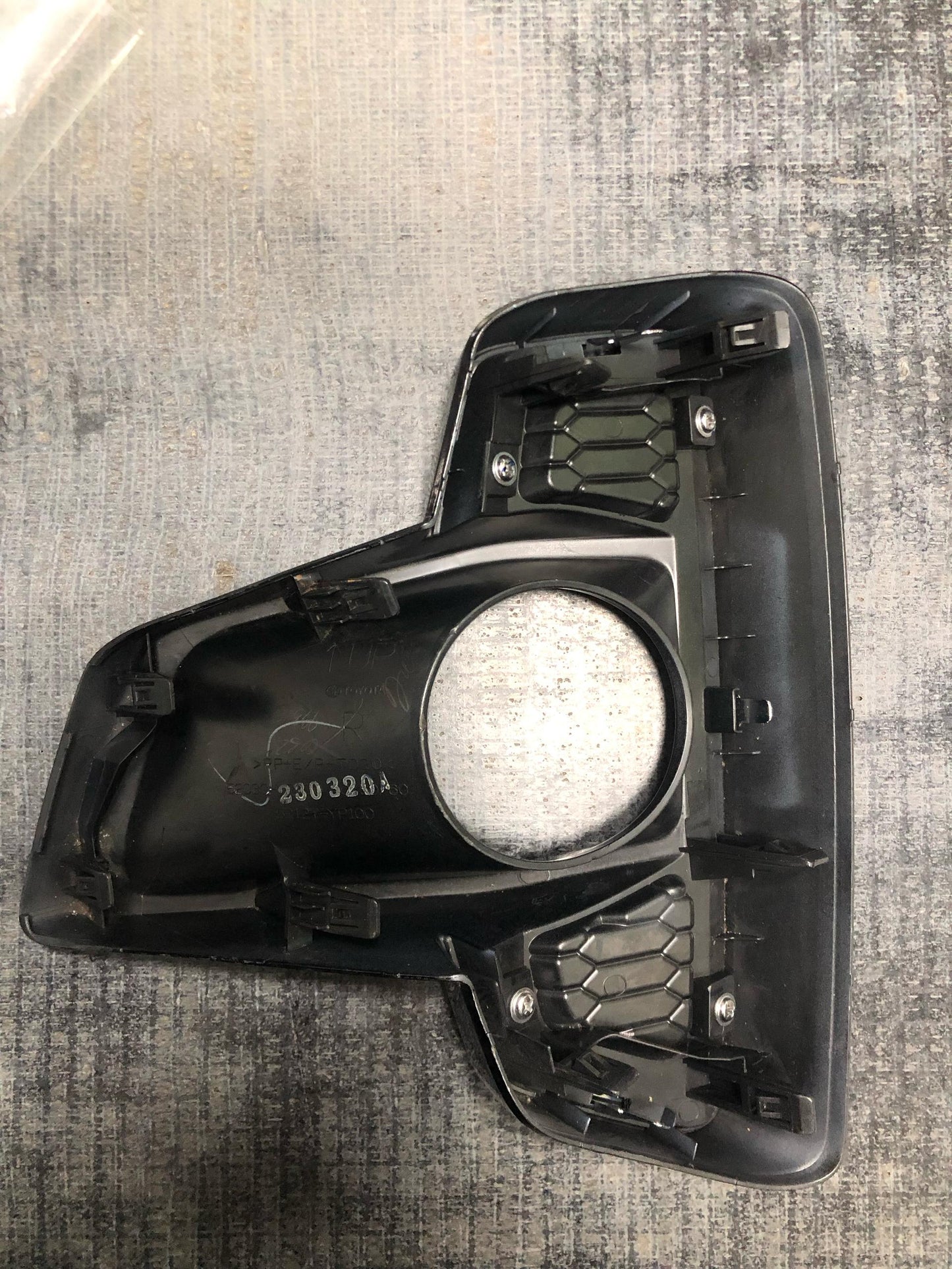 TOYOTA HILUX ROCCO GUN125,GUN126 FOG LAMP COVER RH (52127-YP100)