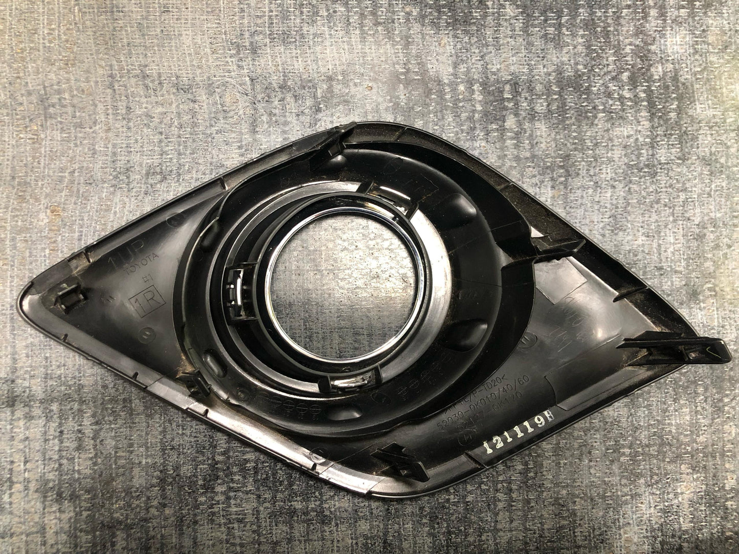 TOYOTA HILUX REVO GUN125,GUN126 FOG LAMP COVER RH (52127-0K170)