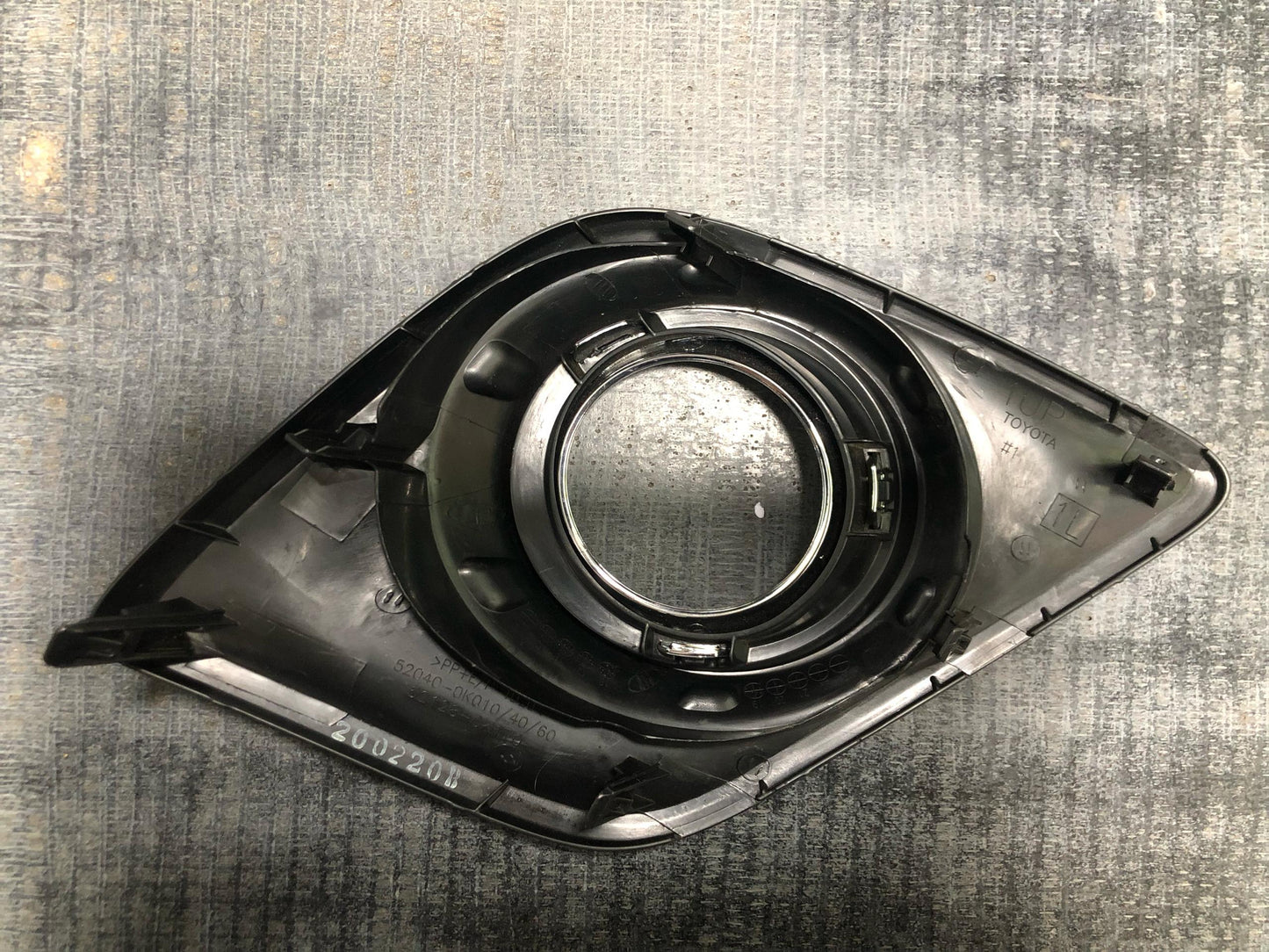 TOYOTA HILUX REVO GUN125,GUN126 FOG LAMP COVER LH (NEW)