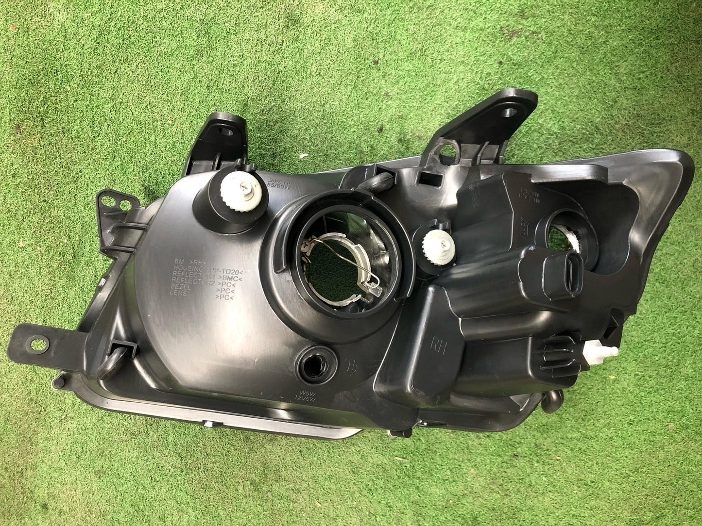 PROTON SAGA BLM 1.3 N-LINE 2008 HEAD LAMP RH (PRB01A-4031A-RNND)