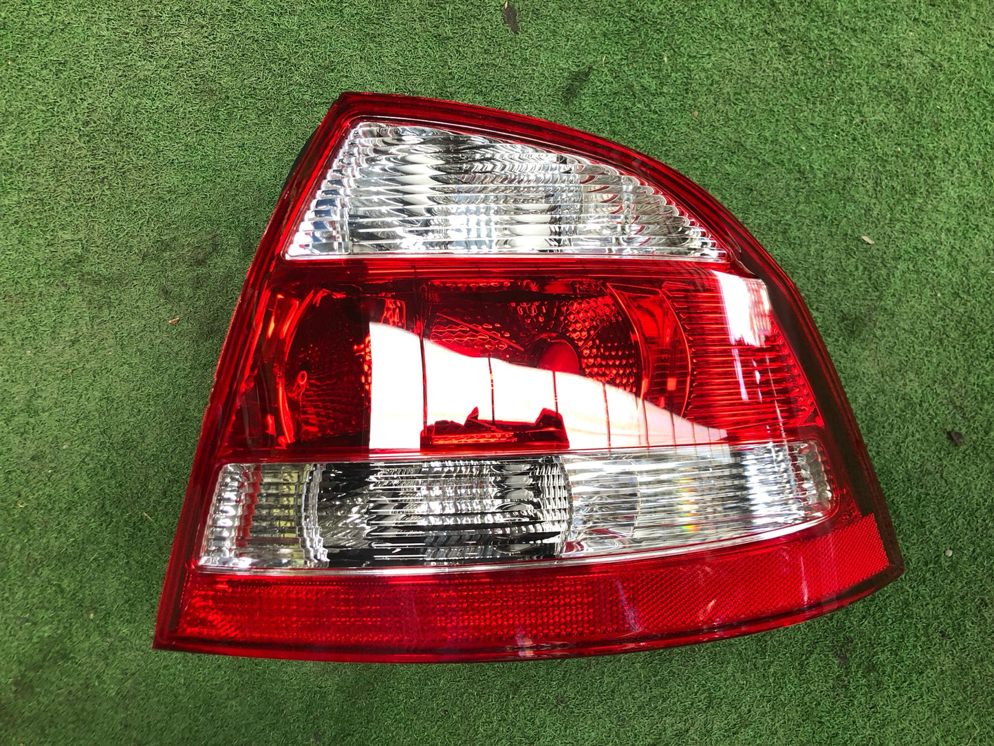 PROTON SAGA BLM 1.3 N-LINE 2008 TAIL LAMP RH (PRB01A-4036A-RNNA)