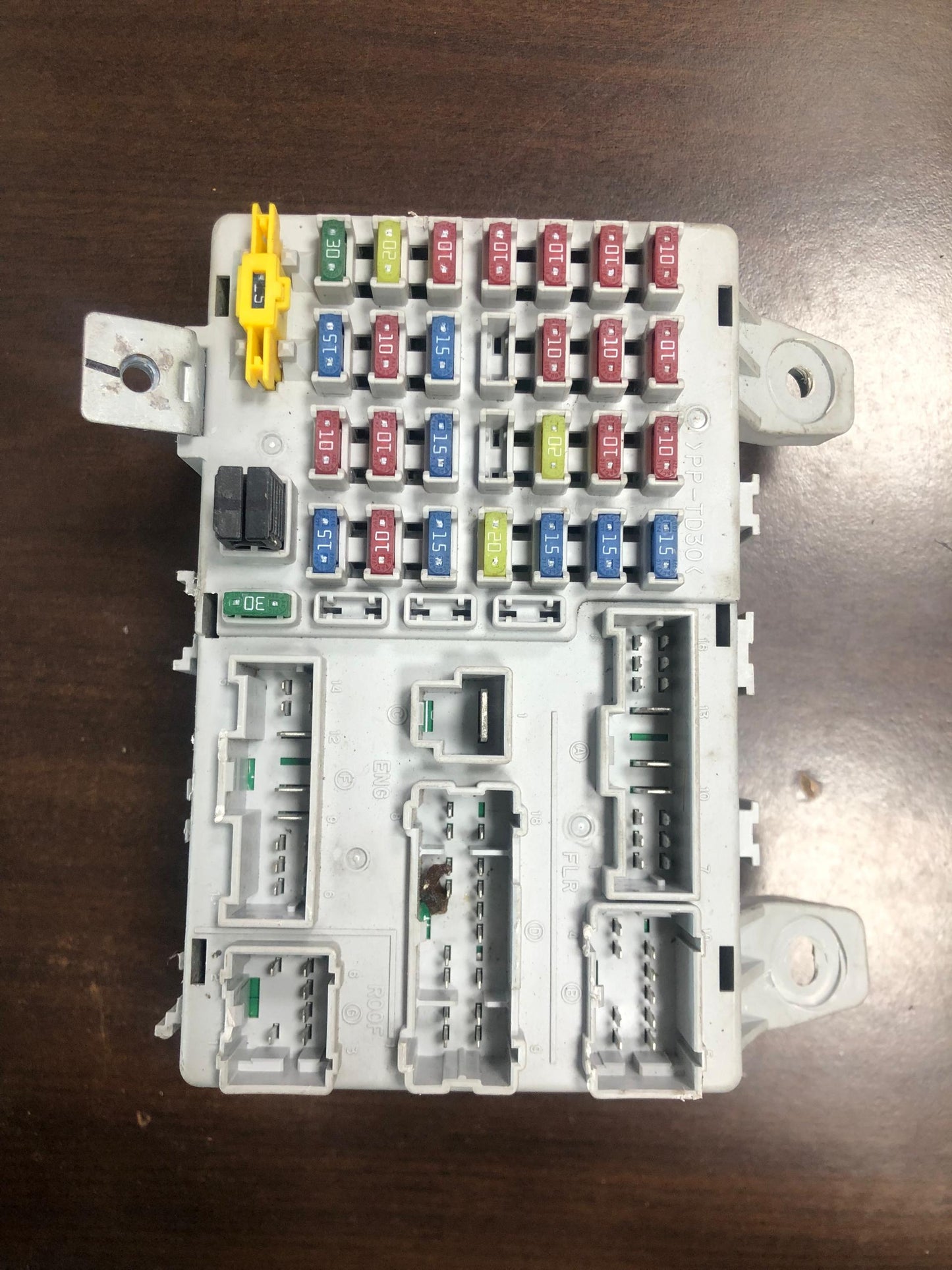HYUNDAI GETZ FUSE BOX (91198-1C120)