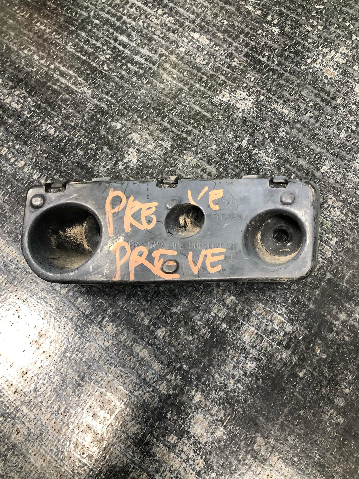 PROTON PREVE FRONT BUMPER BRACKET RH (PW930664)