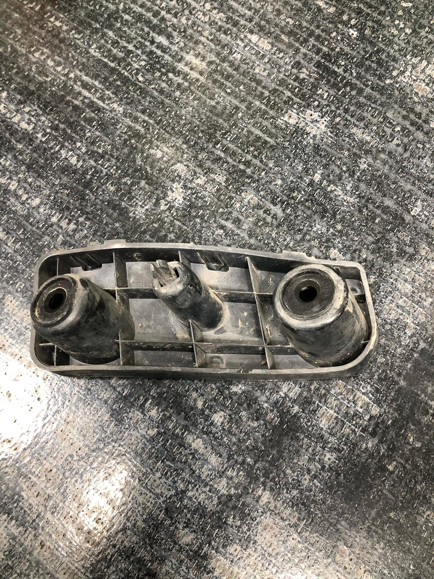 PROTON PREVE FRONT BUMPER BRACKET RH (PW930664)