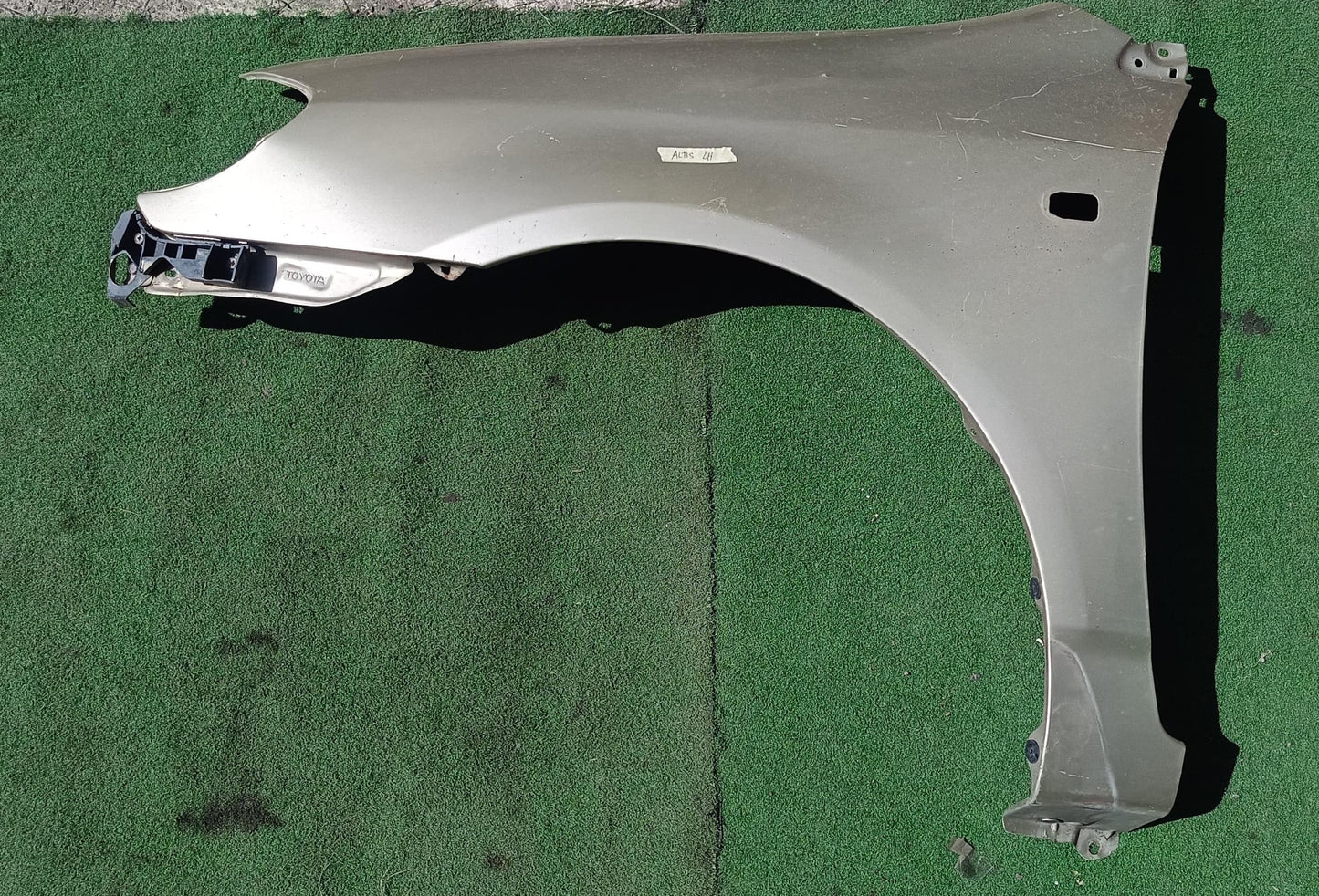 TOYOTA ALTIS FRONT FENDER GOLD LH (FFWH082)