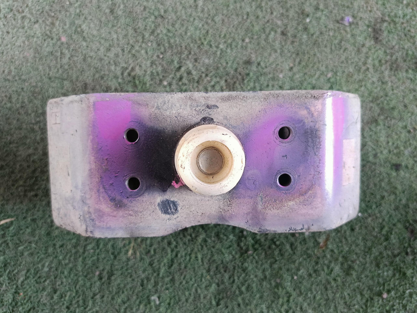 TOYOTA HILUX VIGO GEARBOX MOUNTING (EM0053)