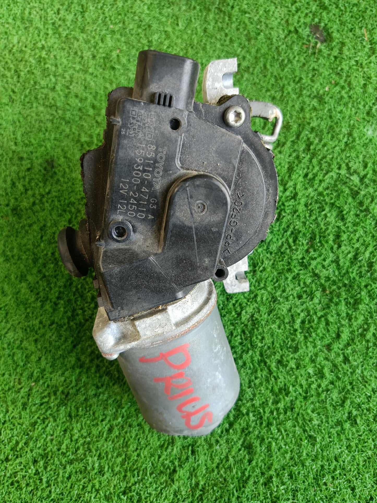 TOYOTA PRIUS WIPER MOTOR FRONT (85110-47110)