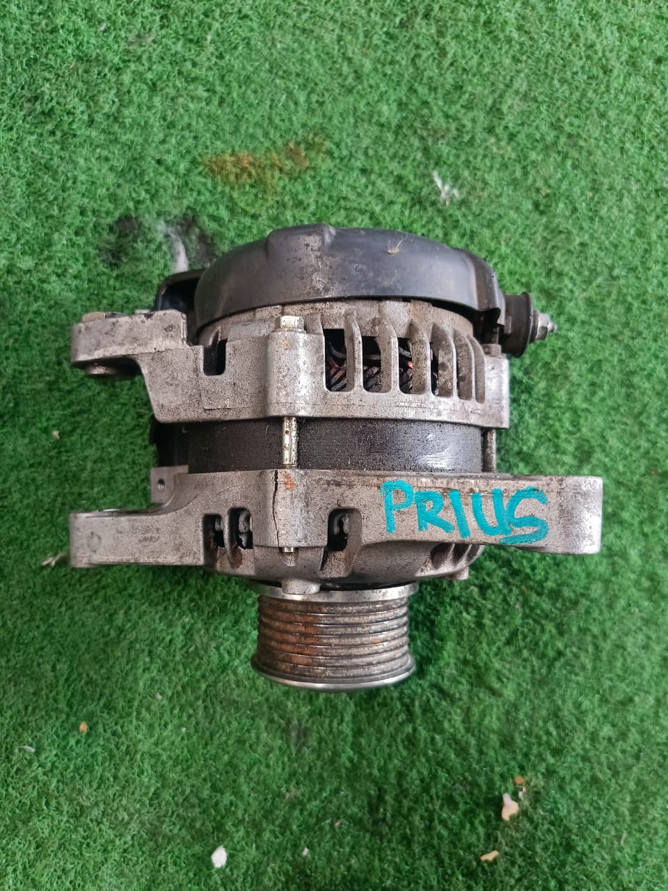 TOYOTA PRIUS ALTERNATOR (27060-0L280)