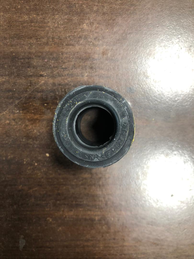 TOYOTA HILUX VIGO REAR SPRING BUSH (90385-T0017)