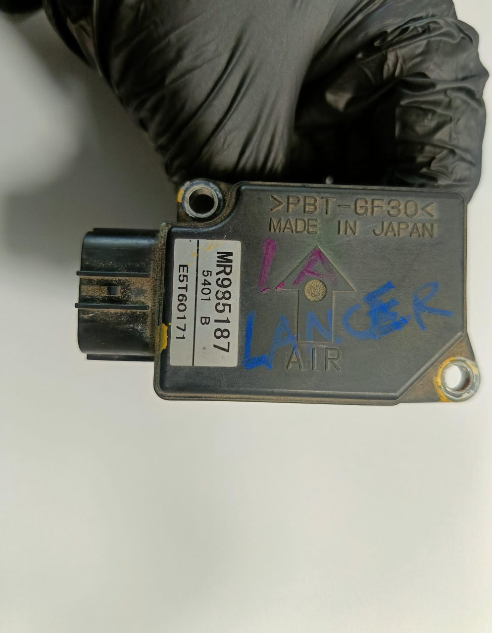 MITSUBISHI LANCER AIR FLOW SENSOR (MR985187)