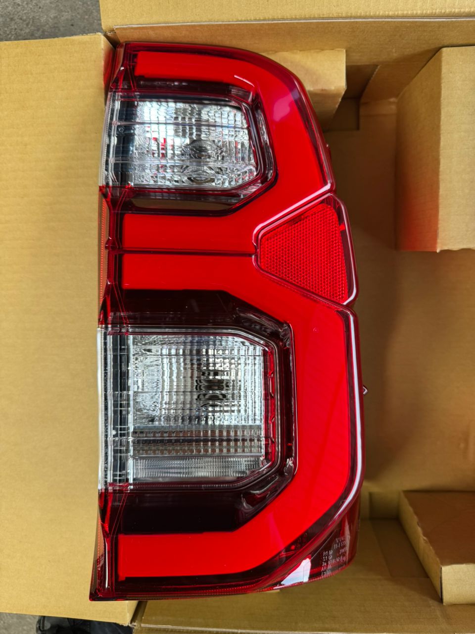 TOYOTA HILUX ROGUE 2020 TAIL LAMP WITH LED RH (TW) NEW TYN07Q-4036N-RNND