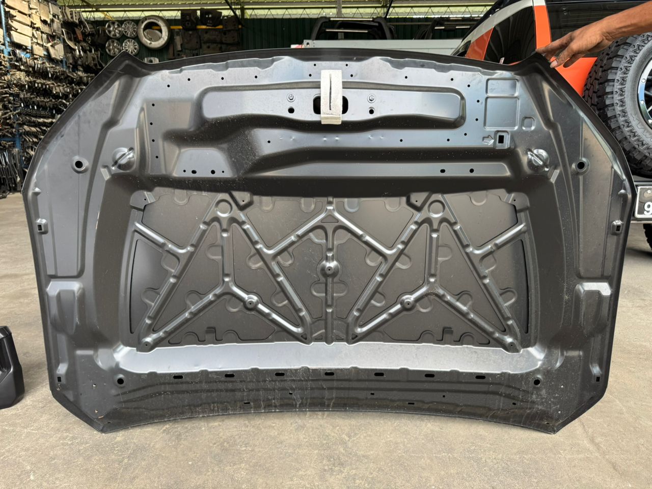 ISUZU D-MAX 1.9 2021 2/4DOOR FRONT BONNET WITHOUT HOLE AFTERMARKET (ISK05L-181GA-NNNA)