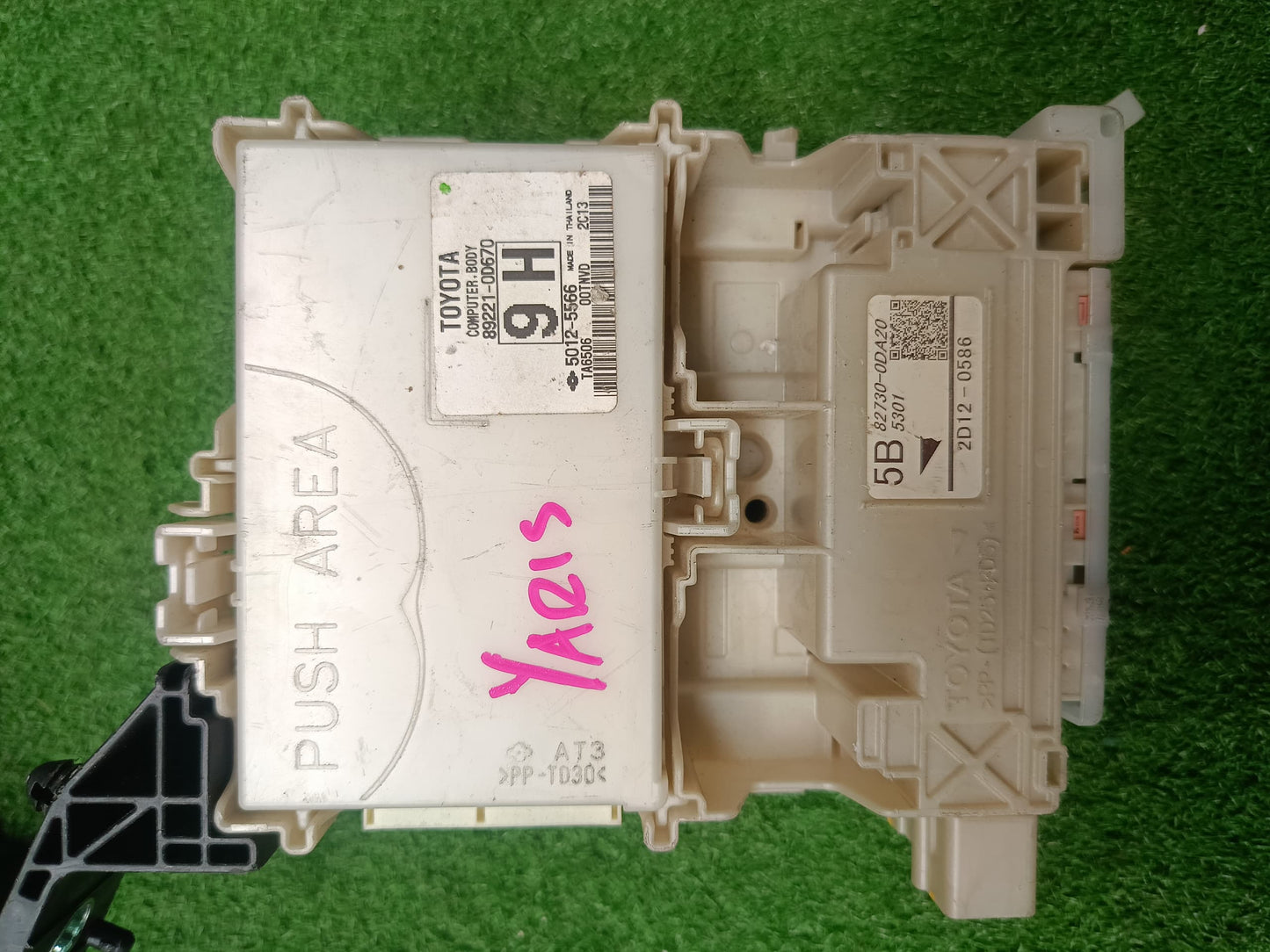 TOYOTA YARIS COMPUTER BCM ECU (9H) (89221-0D670)