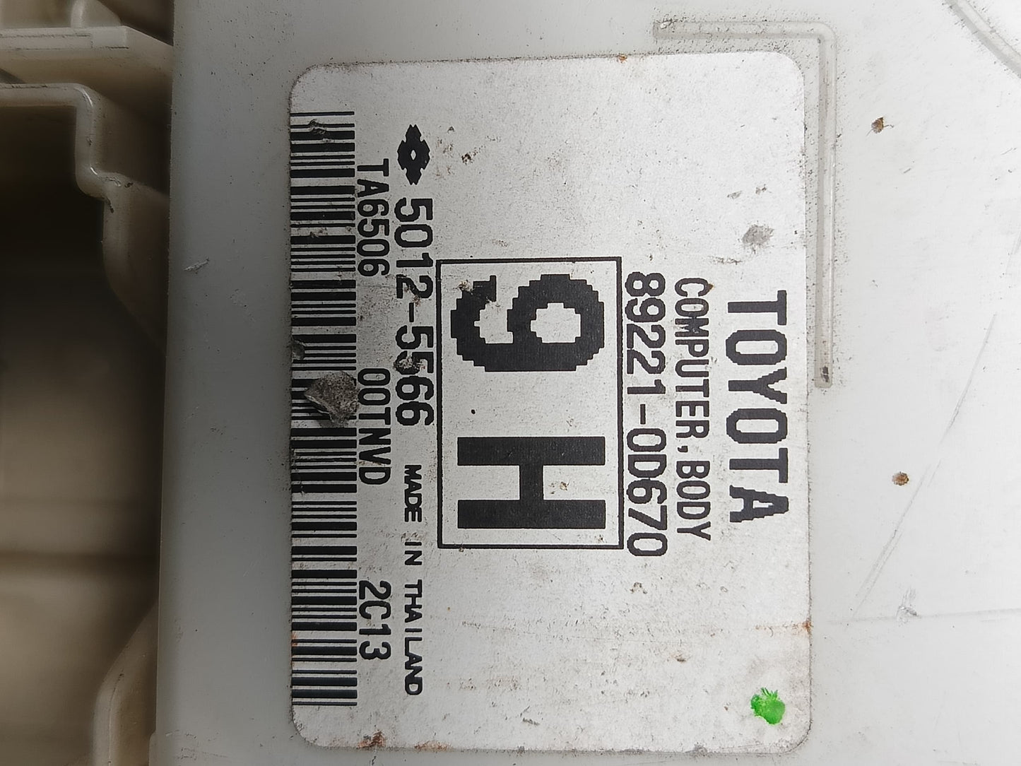 TOYOTA YARIS COMPUTER BCM ECU (9H) (89221-0D670)