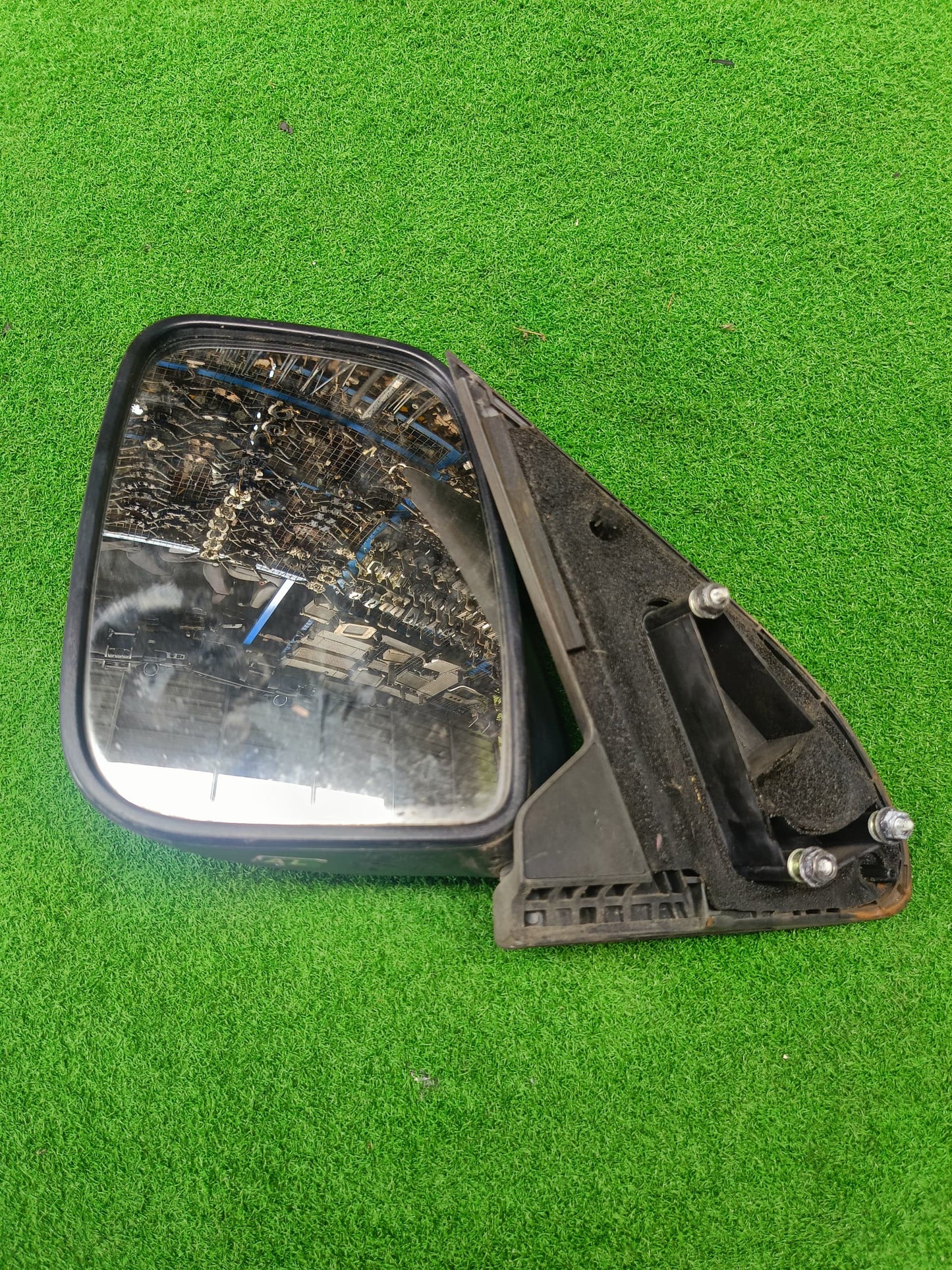 NISSAN URVAN SIDE MIRROR LH NO WIRE BLACK (SM10002)