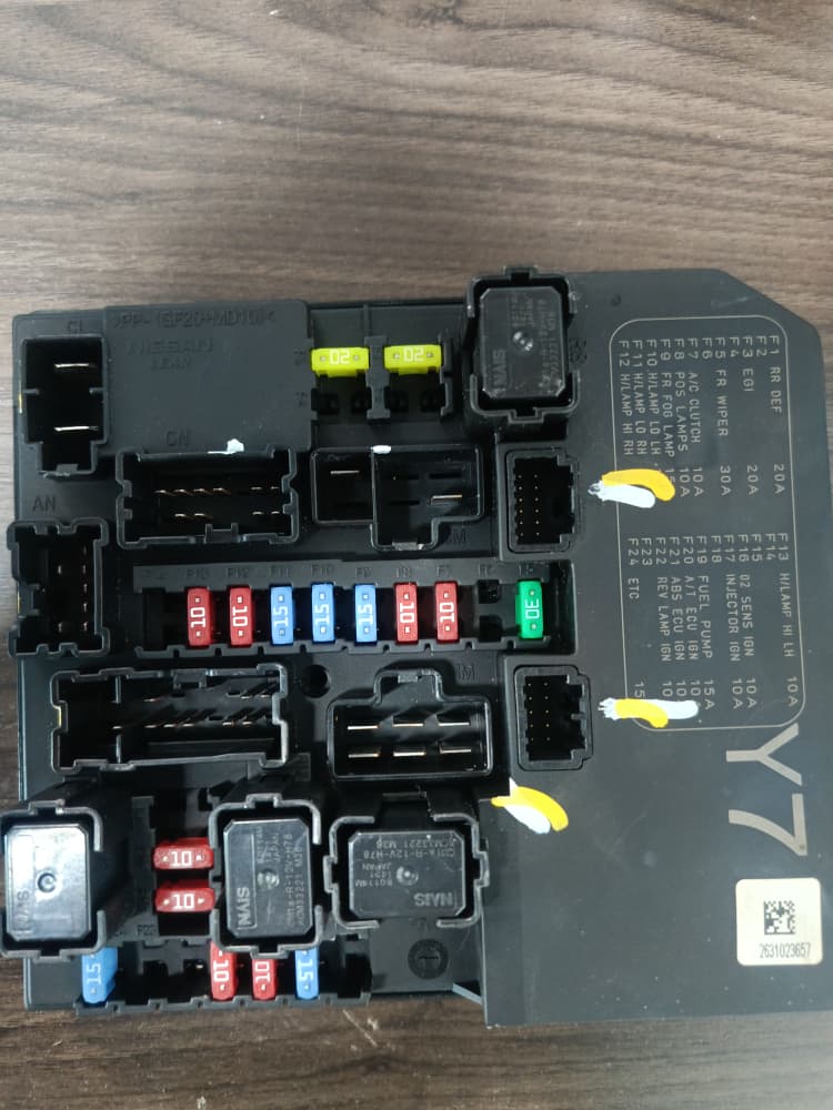 NISSAN GRAND LIVINA FUSE BOX 284B7-1YP7A