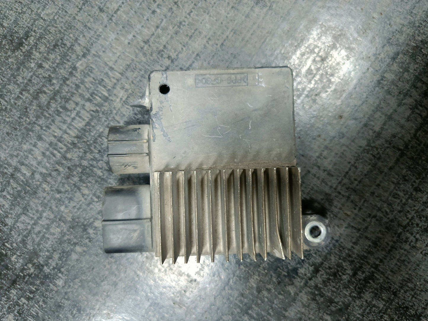TOYOTA RAV4 ELECTRICAL FAN ECU (89257-26020)