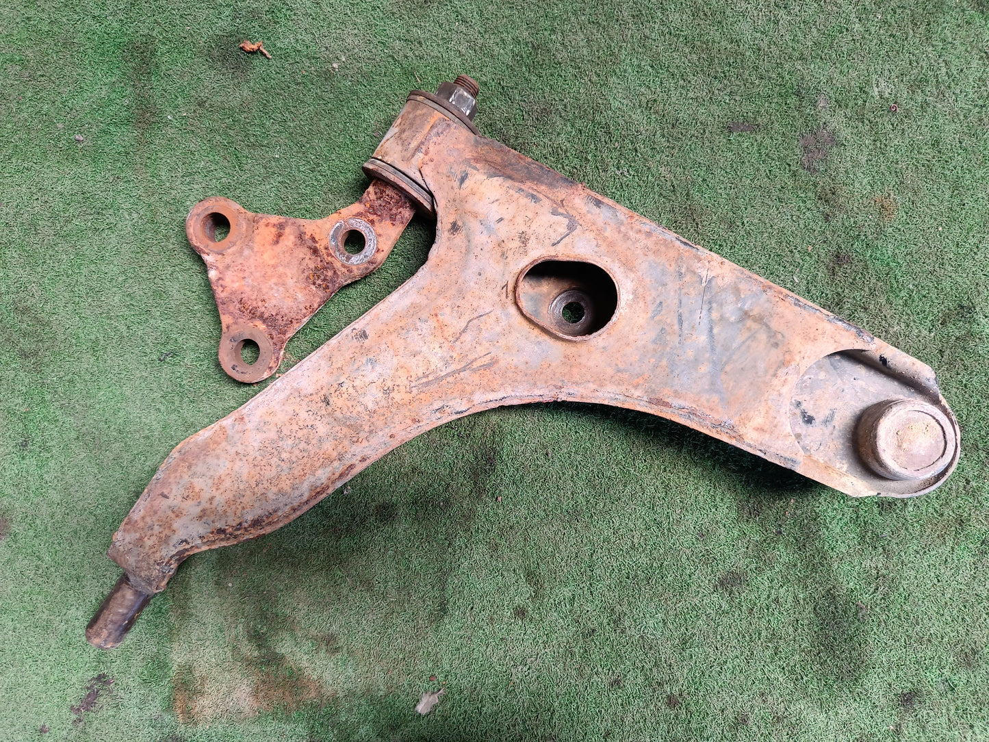 PROTON SAGA ISWARA LMST LOWER ARM LH (LAM065)