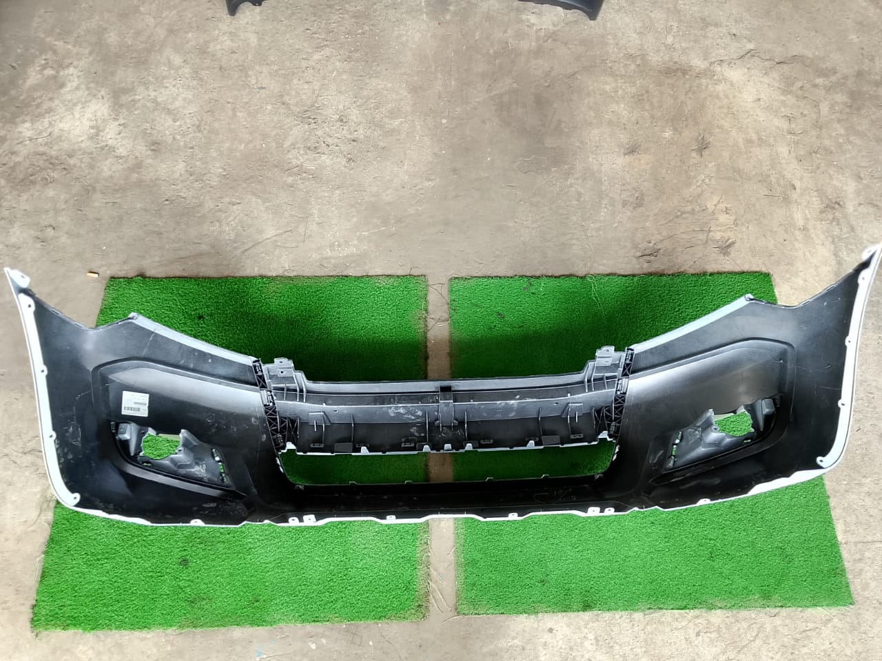 FORD RANGER T7 FRONT BUMPER (U) (FB00024)