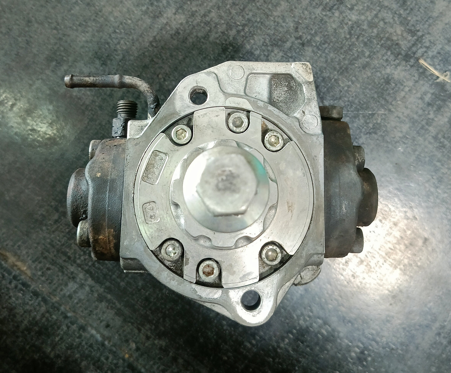 TOYOTA VIGO VNT 2.5 FUEL INJECTION PUMP (22100-0L060)