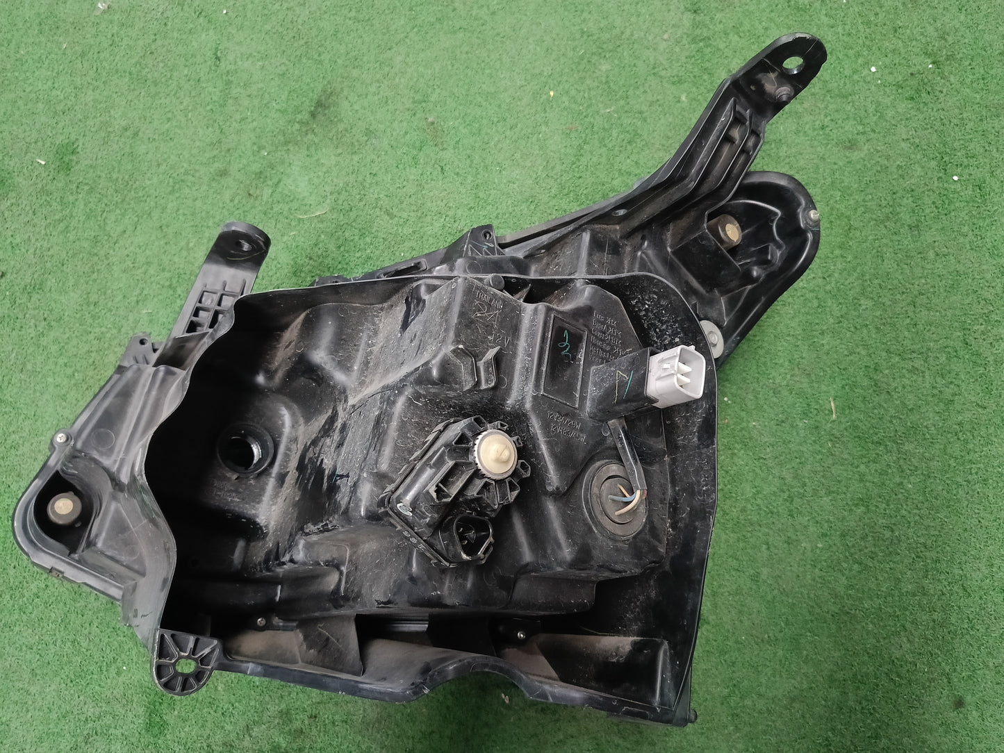 ISUZU D-MAX VCROSS 16-20 HEAD LAMP FULL LED RH (HL0099)