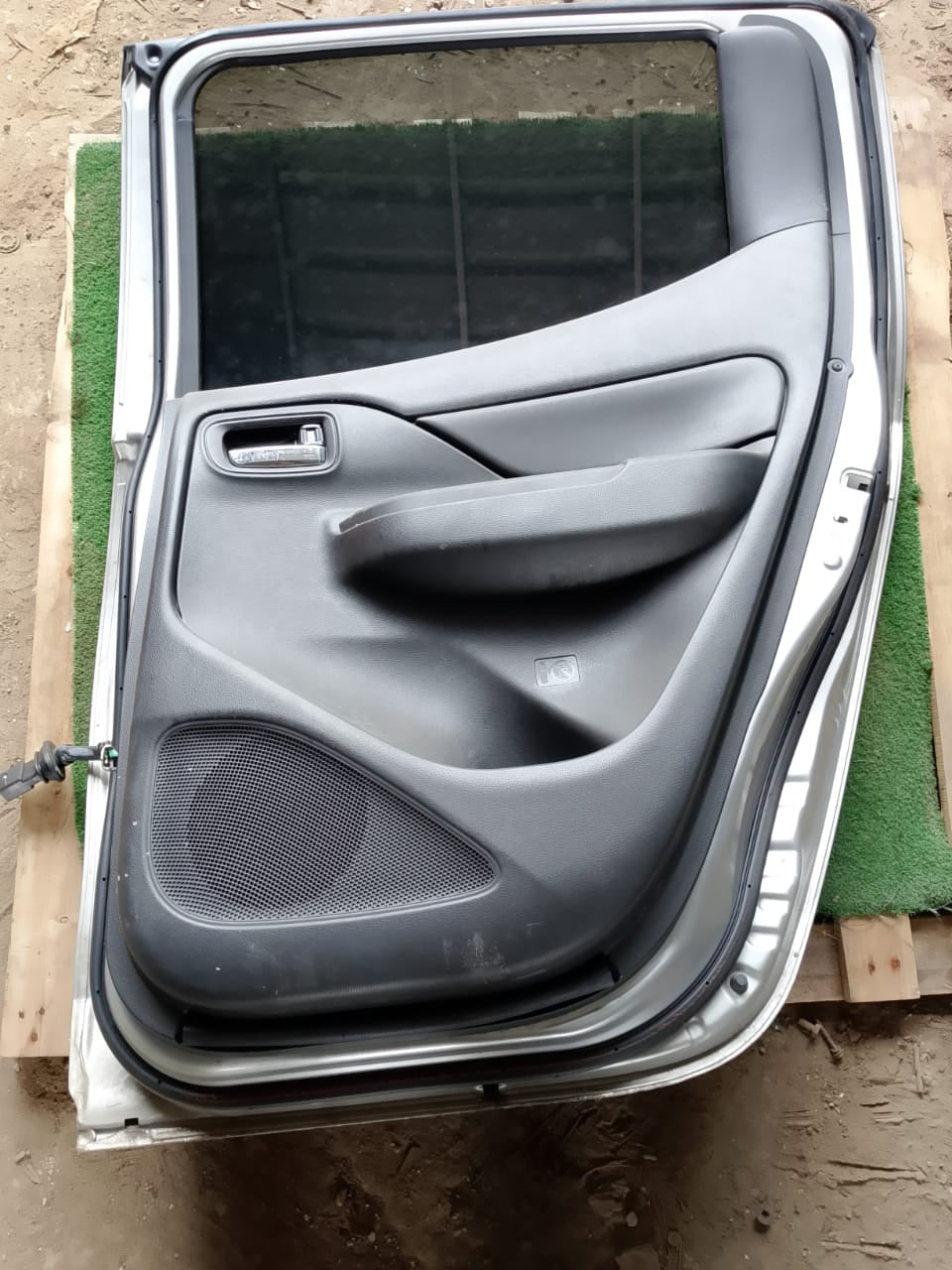 MITSUBISHI TRITON DOOR PANEL RRH COMPLETE SILVER (DP00294)