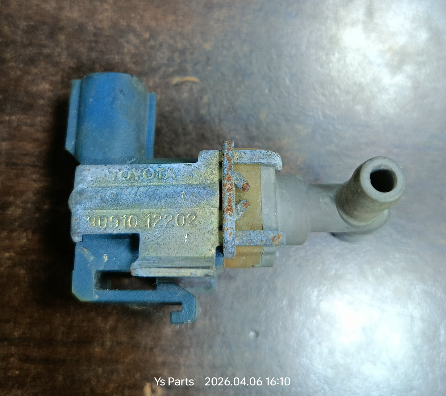 TOYOTA VIOS NCP42 VACCUM VALVE (90910-12202)