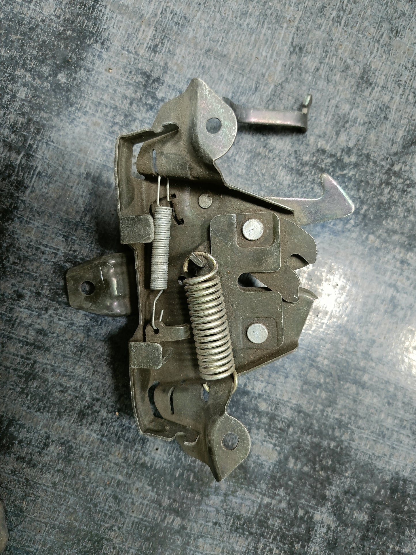 PROTON WIRA FRONT BONNET LOCK (BL00012)