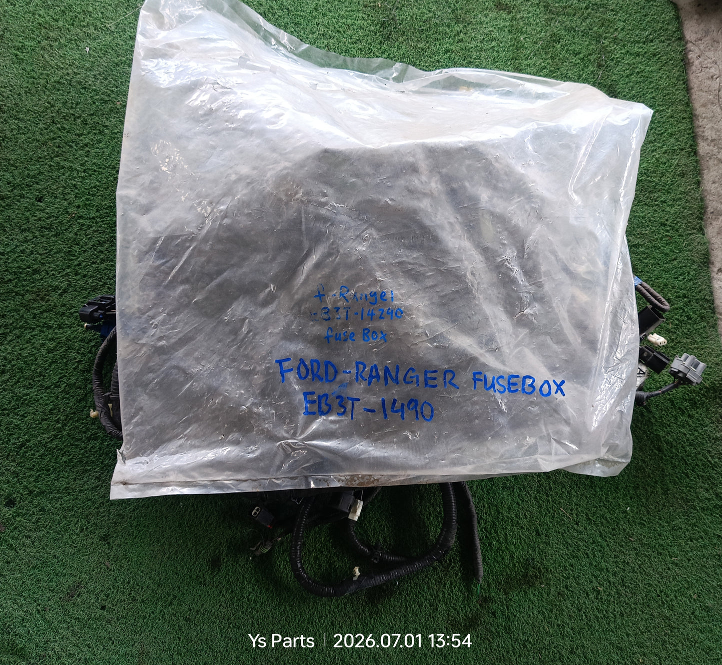 FORD RANGER FUSEBOX WIRING (EB3T-14290)