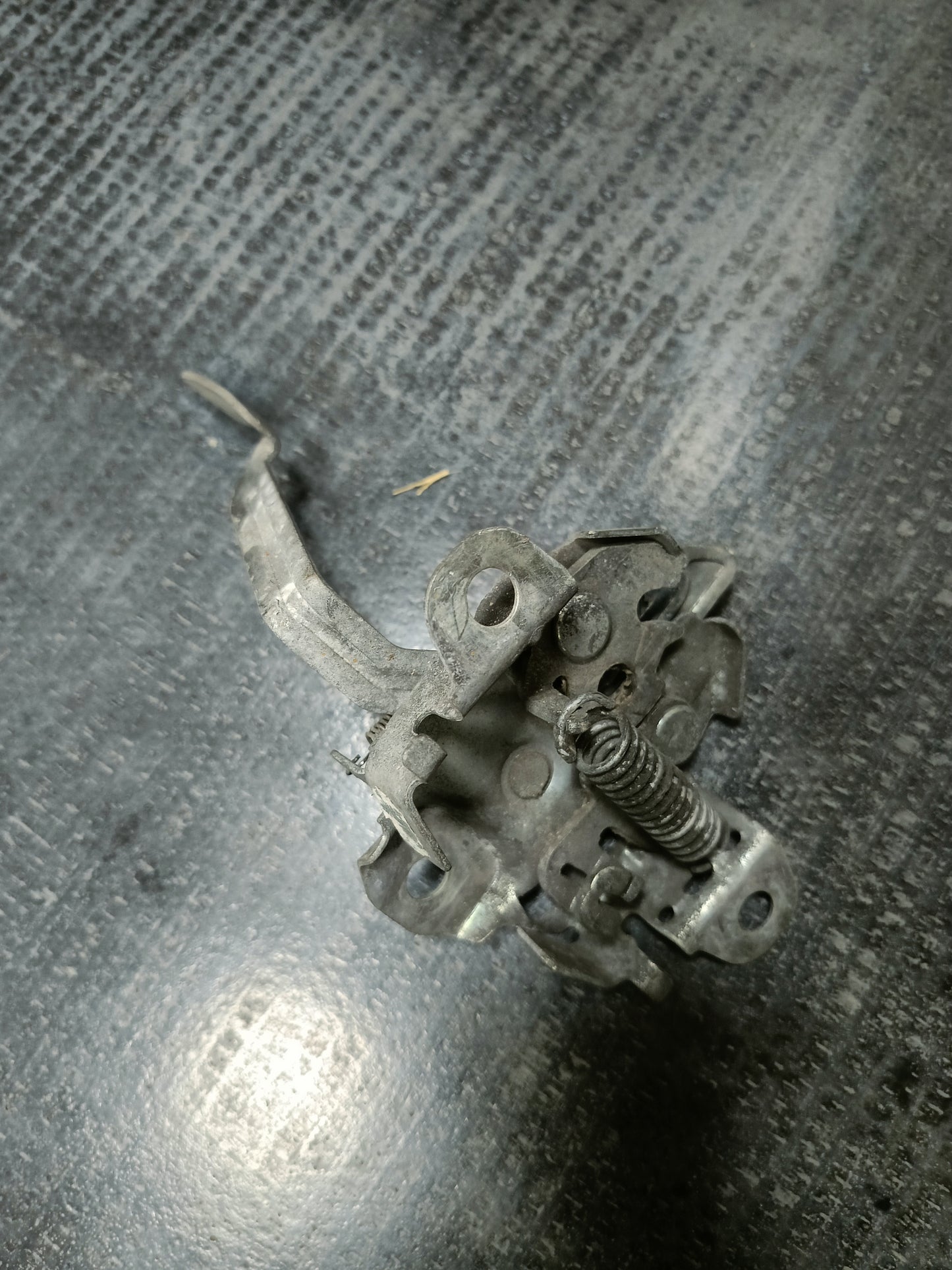 PERODUA AXIA FRONT BONNET LOCK BL00008