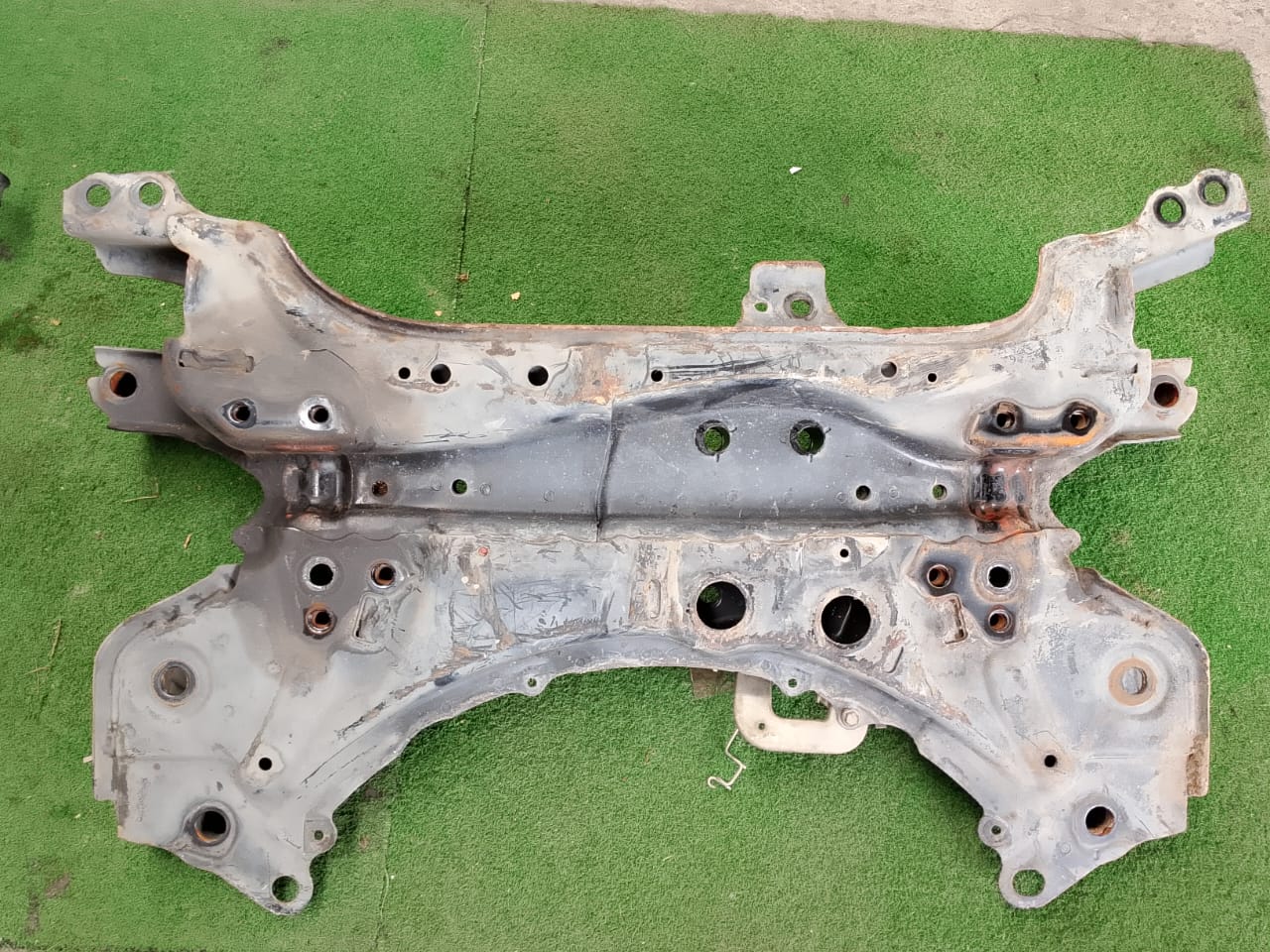 TOYOTA PRIUSS CROSSMEMBER (U) (CMB034)