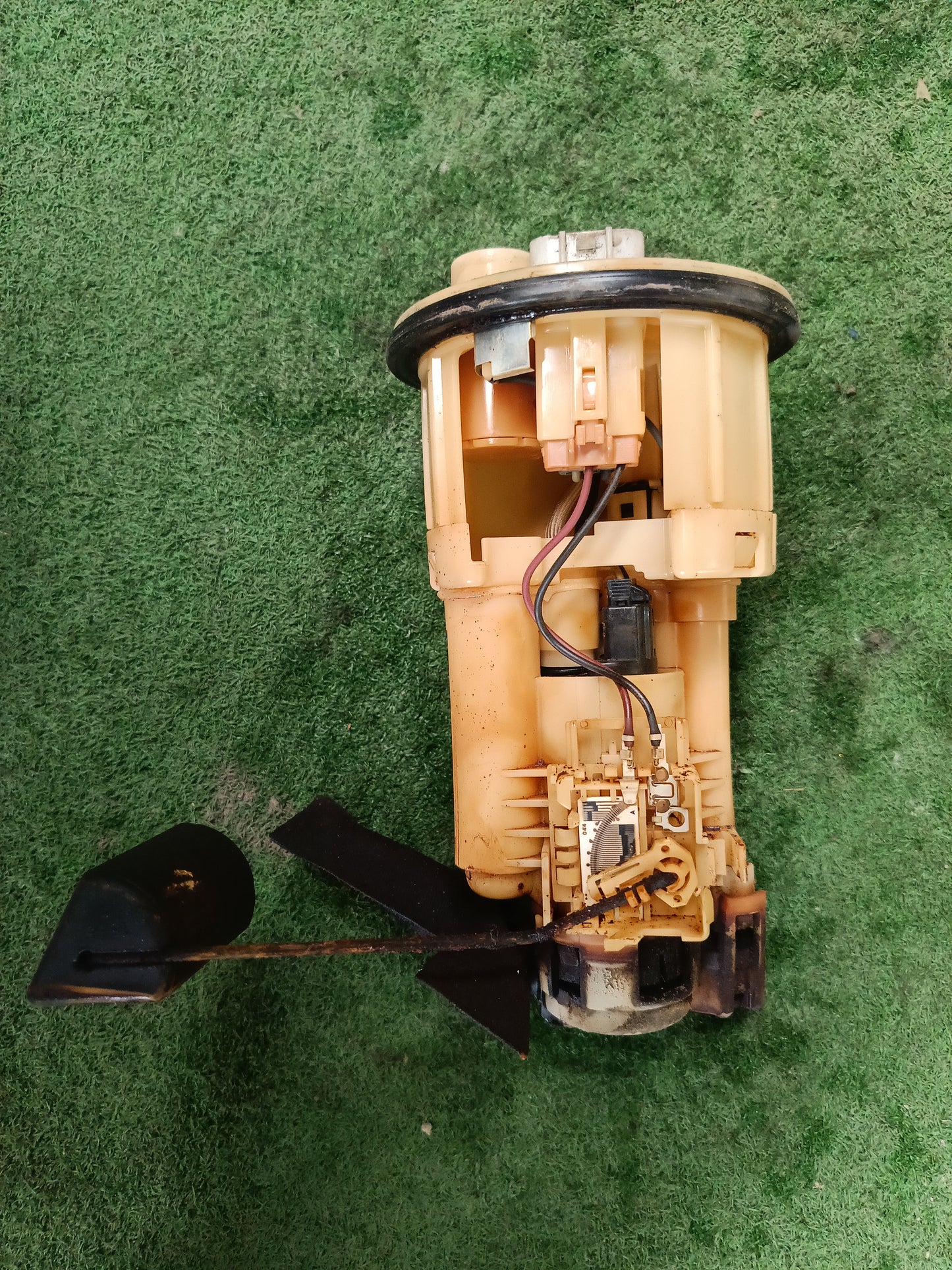 TOYOTA VIOS NCP42 FUEL PUMP (77020-0D050)