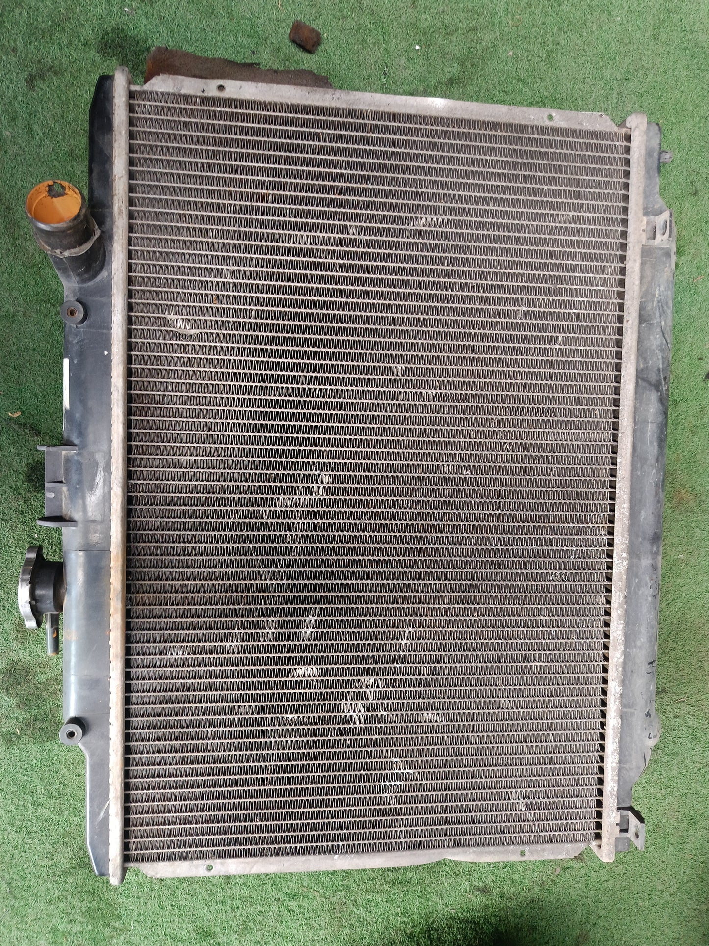 NISSAN URVAN E25 RADIATOR (RAD028)