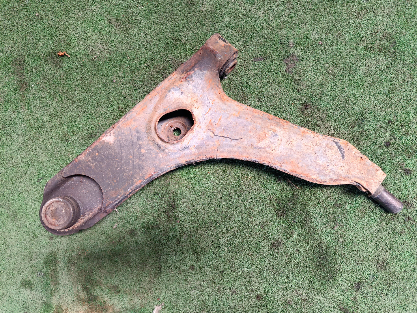 PROTON SAGA ISWARA LMST LOWER ARM RH (LAM064)