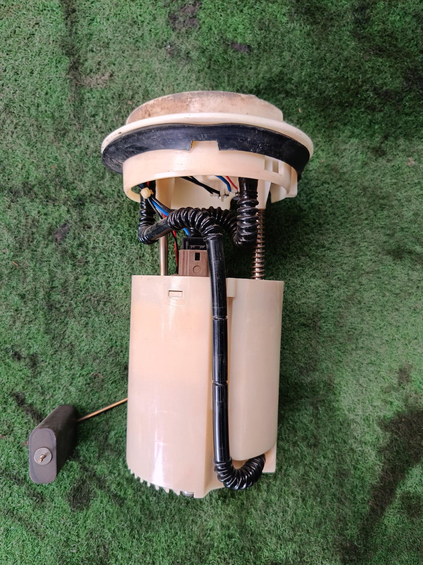 PROTON PERSONA 1.6 FUEL PUMP (PW826465)