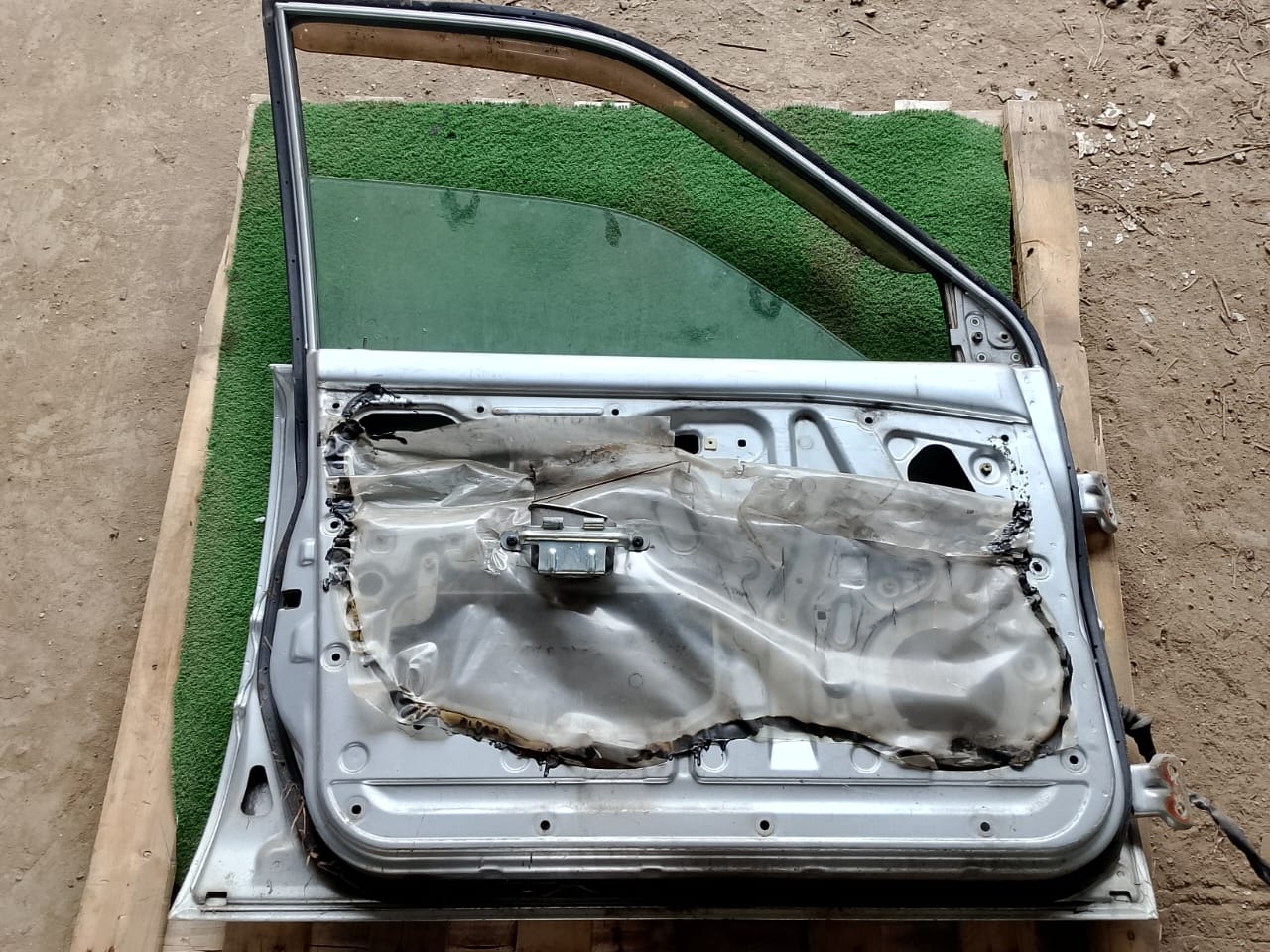 PERODUA KANCIL DOOR PANEL FLH KOSONG SILVER (DP00296)