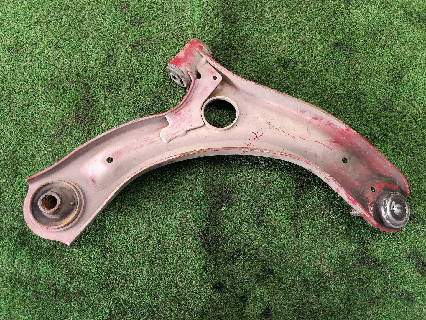 PERODUA AXIA LOWER ARM LH (LAM062)