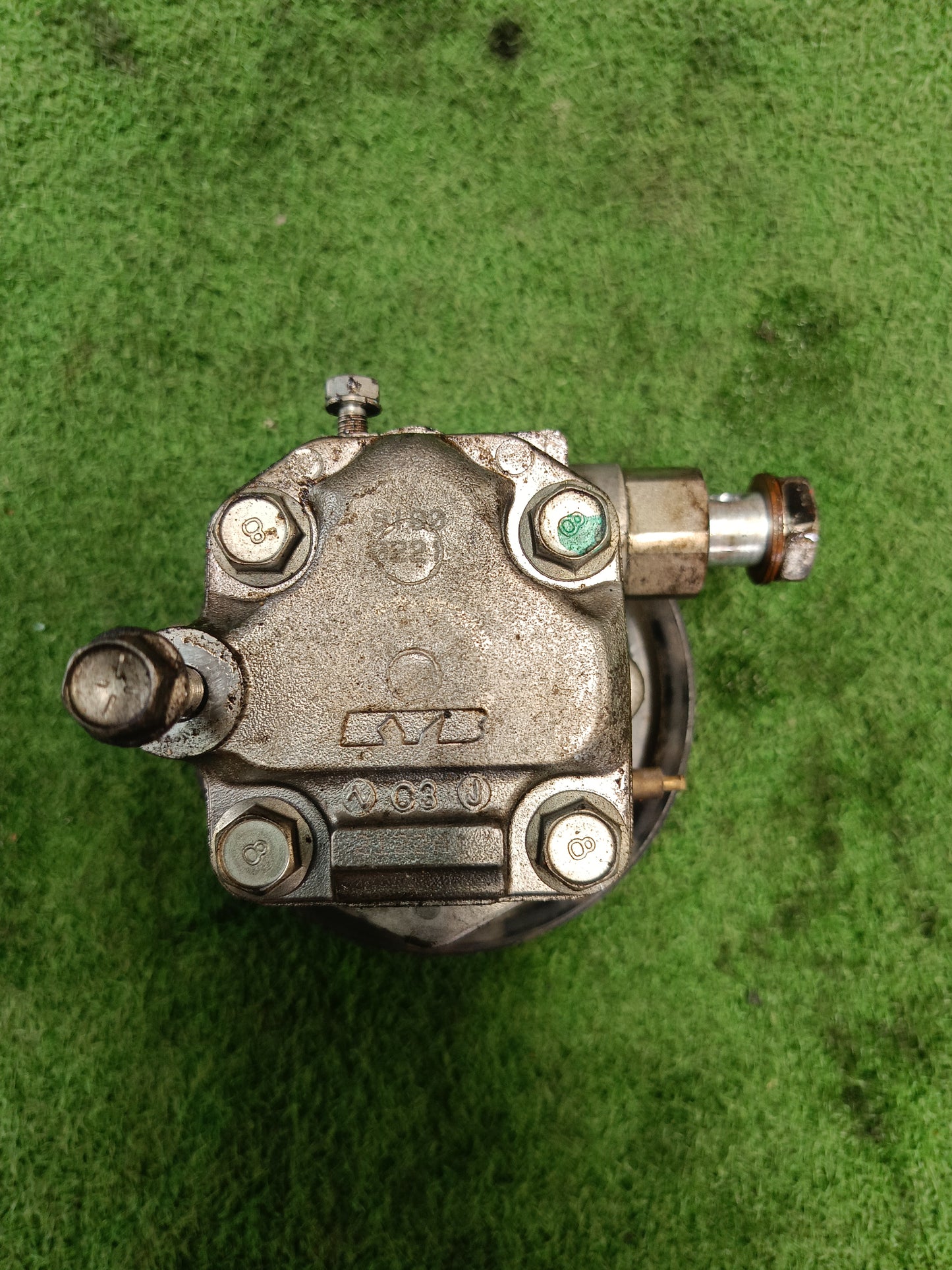 MITSUBISHI TRITON STEERING PUMP (SP0035)