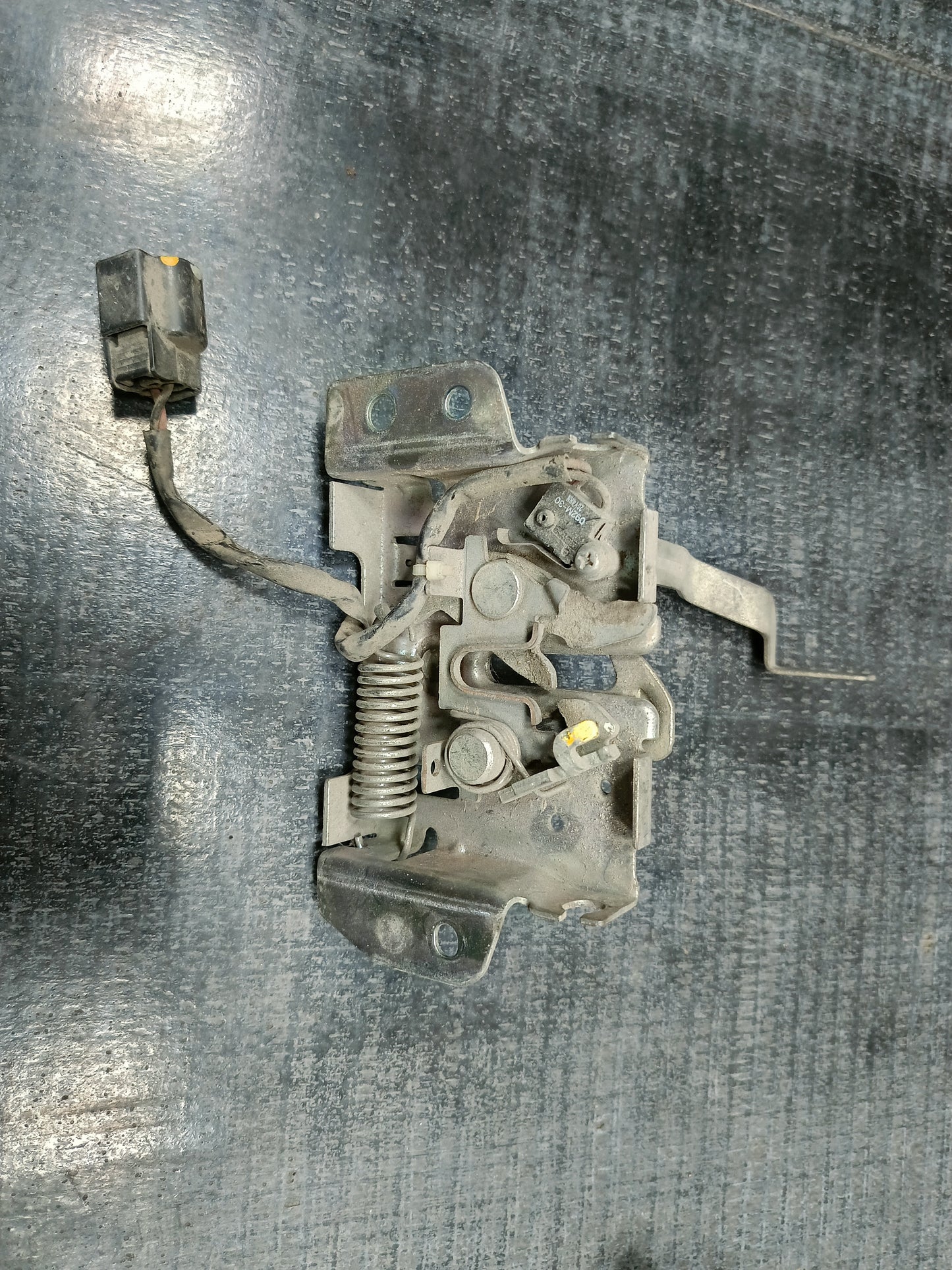 MITSUBISHI OUTLANDER AIRTREX FRONT BONNET LOCK (BL00036)