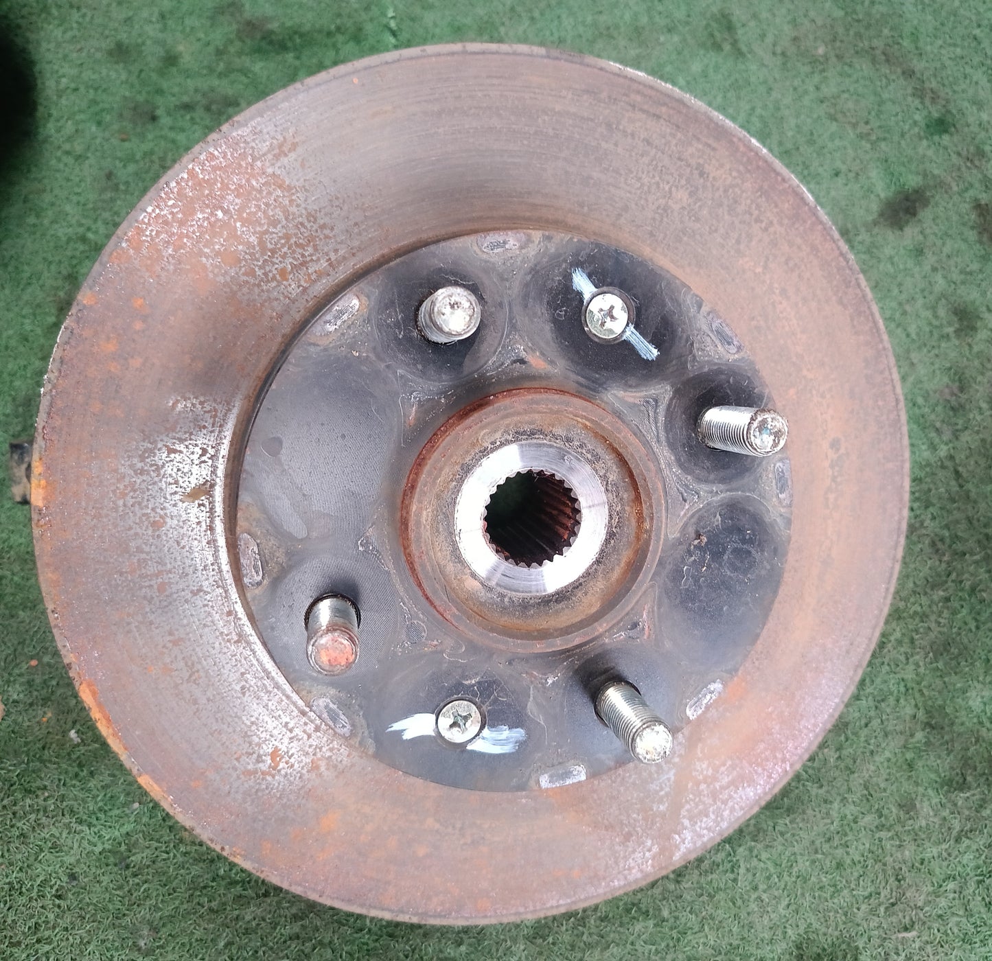 PROTON SAGA VVT KNUCKLE ARM LH (PW925154)