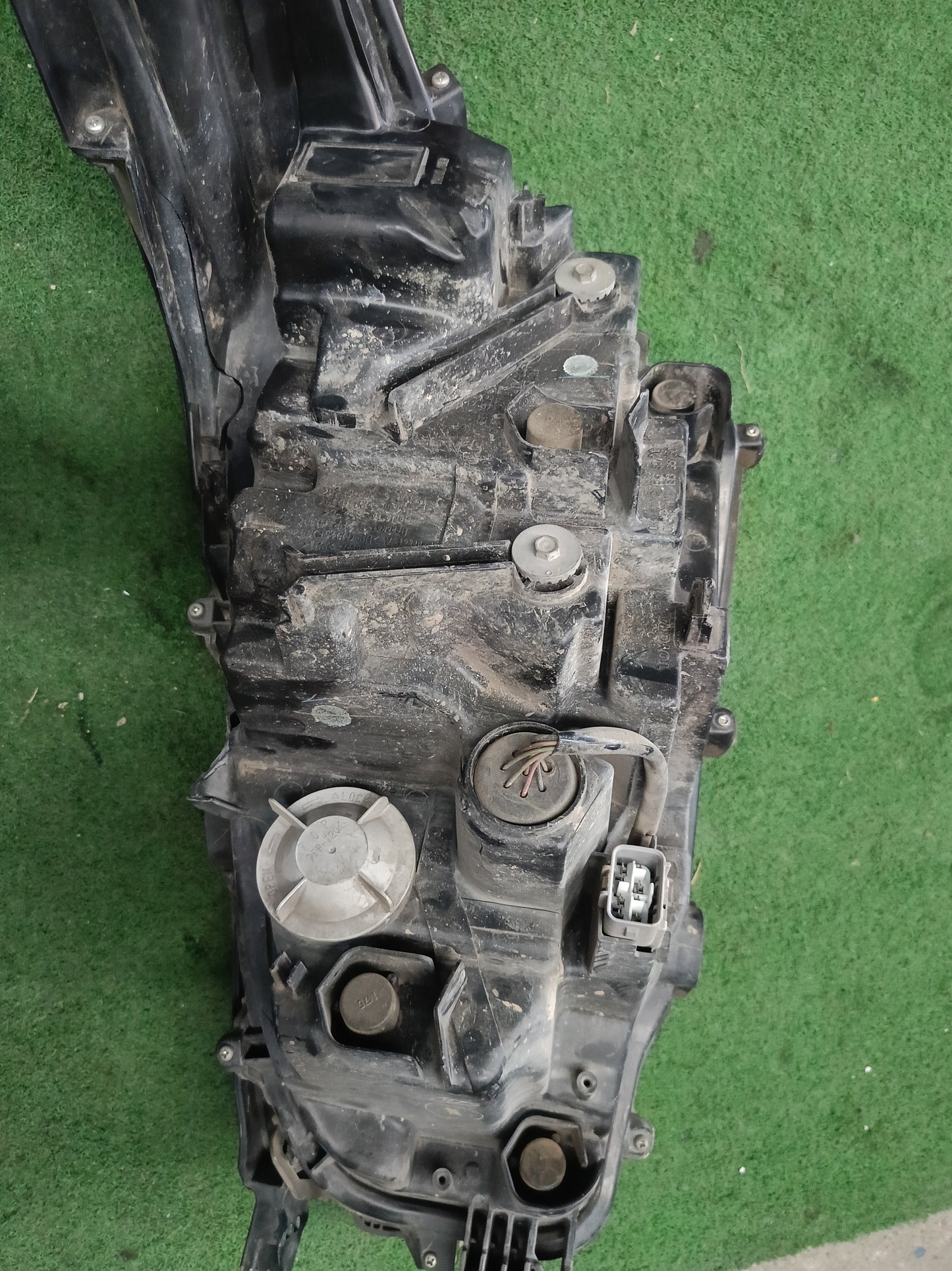 TOYOTA FORTUNER NEW HEAD LAMP RH (HL0101)