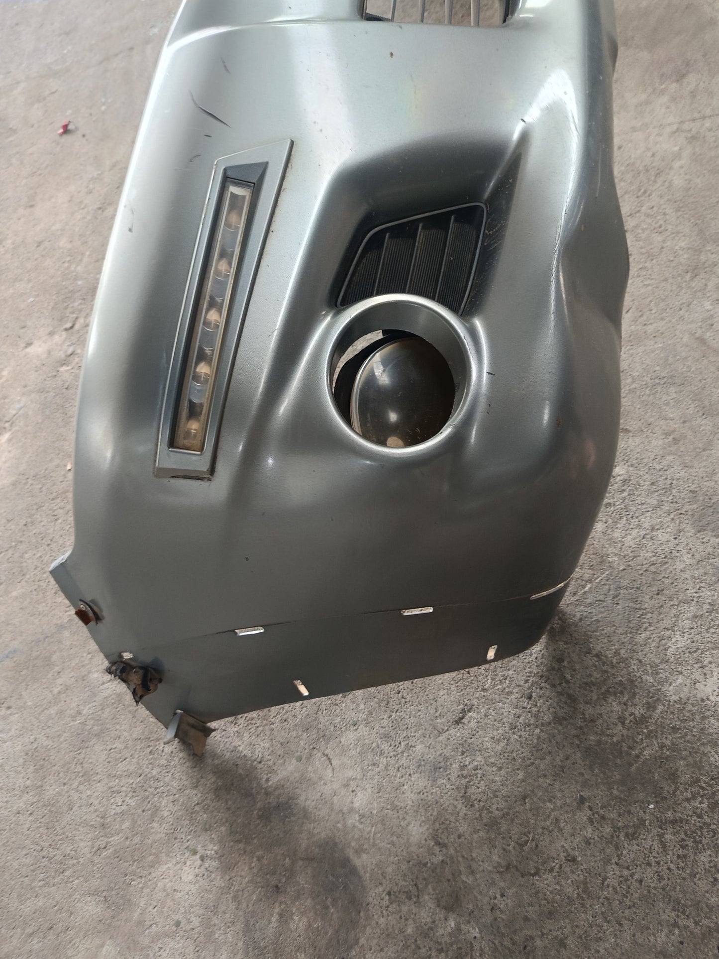 TOYOTA HILUX VIGO FRONT BUMPER (FB00019)