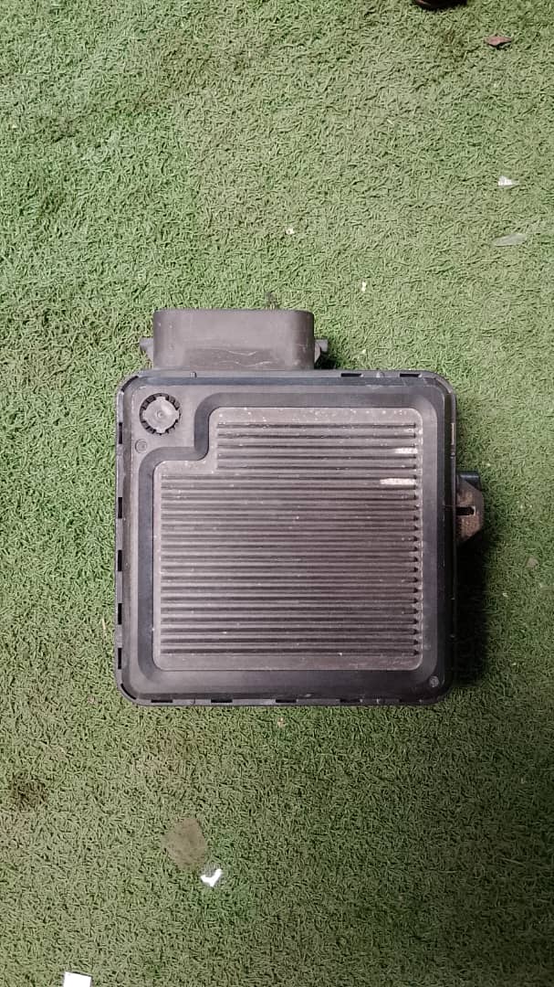 TOYOTA ESTIMA GEARBOX ECU (89530-28060)