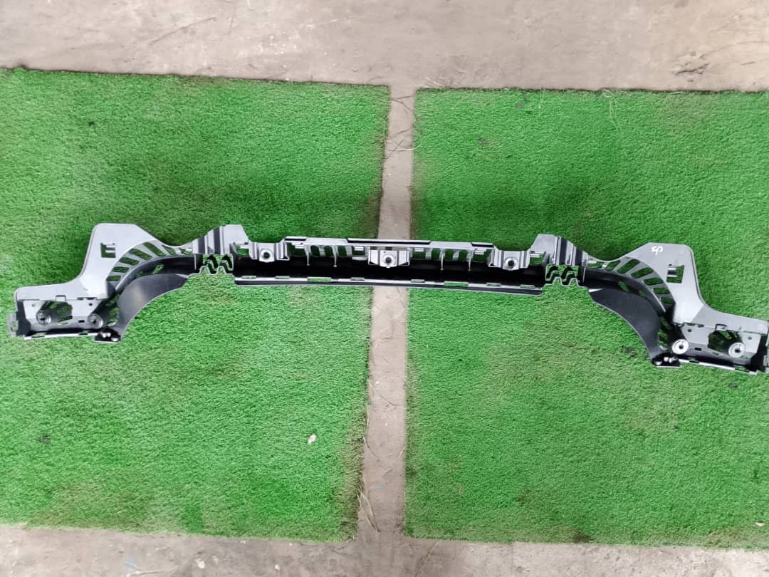 BMW REAR BUMPER BRACKET CENTRE (RBB0001)