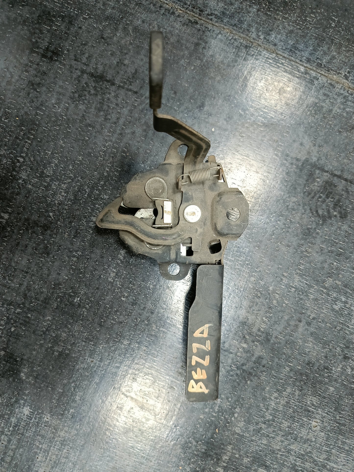 PERODUA BEZZA FRONT BONNET LOCK (BL00025)